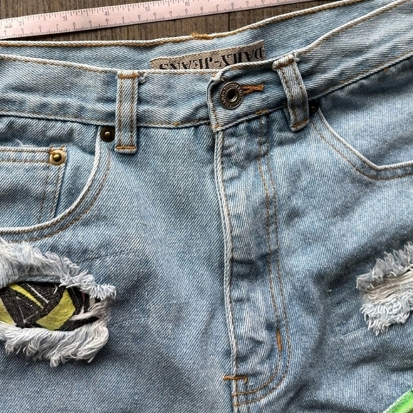 One Of A Kind 80's Inspired Handmade Patch Work Boyfriend Style Denim Jeans Sz 0 - Picture 4 of 10